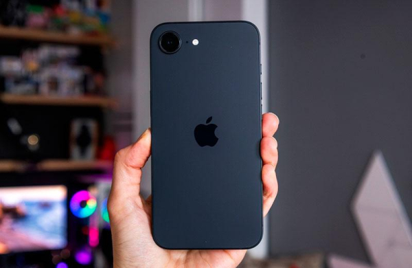 Обзор Apple iPhone 16e: стоит ли покупать самый бюджетный новый айфон Обзор Apple iPhone 16e: стоит ли покупать самый бюджетный новый айфон