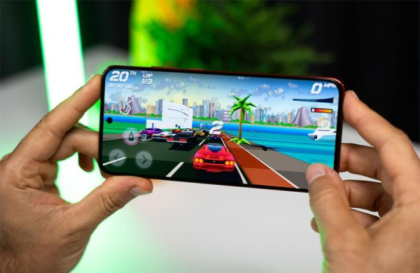 Обзор Motorola Edge 50 Neo: компактного смартфона с защитой военного класса Обзор Motorola Edge 50 Neo: компактного смартфона с защитой военного класса