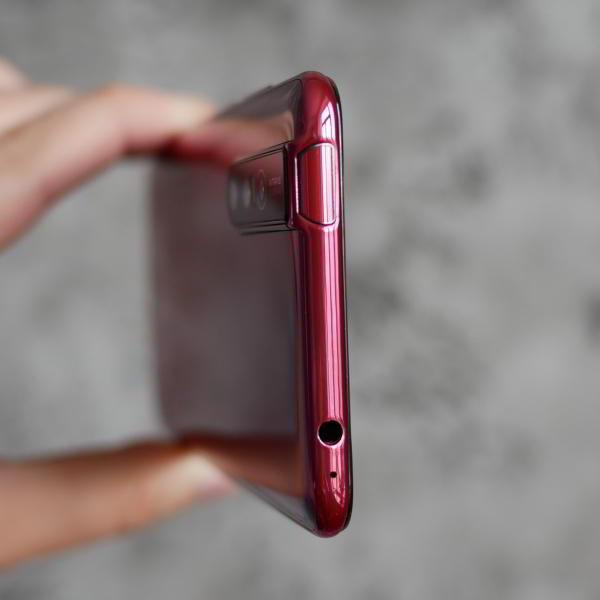 Обзор смартфона Vivo V15 Pro: с "выпрыгивающей" селфи-камерой Обзор смартфона Vivo V15 Pro: с "выпрыгивающей" селфи-камерой