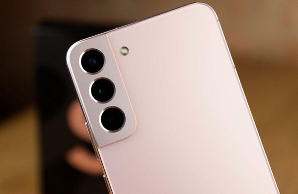 Обзор Samsung Galaxy S22 Plus: мощный Android-смартфон стал более универсальным Обзор Samsung Galaxy S22 Plus: мощный Android-смартфон стал более универсальным