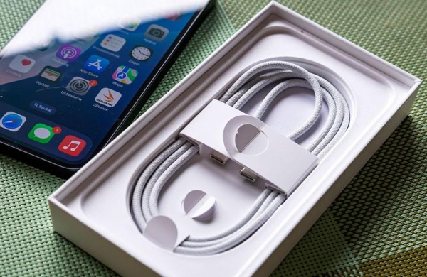 Обзор Apple iPhone 16e: стоит ли покупать самый бюджетный новый айфон Обзор Apple iPhone 16e: стоит ли покупать самый бюджетный новый айфон