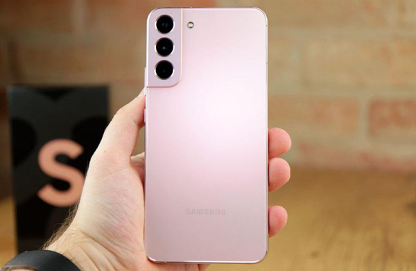 Обзор Samsung Galaxy S22 Plus: мощный Android-смартфон стал более универсальным Обзор Samsung Galaxy S22 Plus: мощный Android-смартфон стал более универсальным